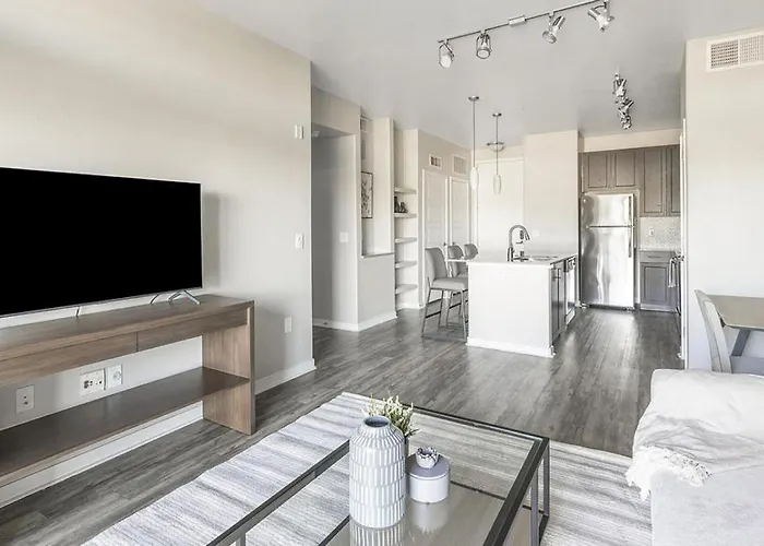Landing Modern With Amazing Amenities Apartment
